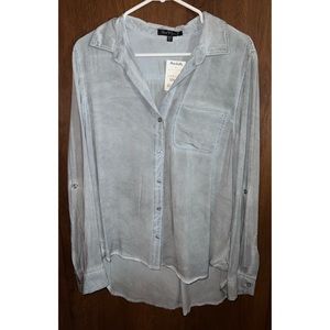 NWT Velvet Heart Faded Grey Long-Sleeve Button Down Blouse